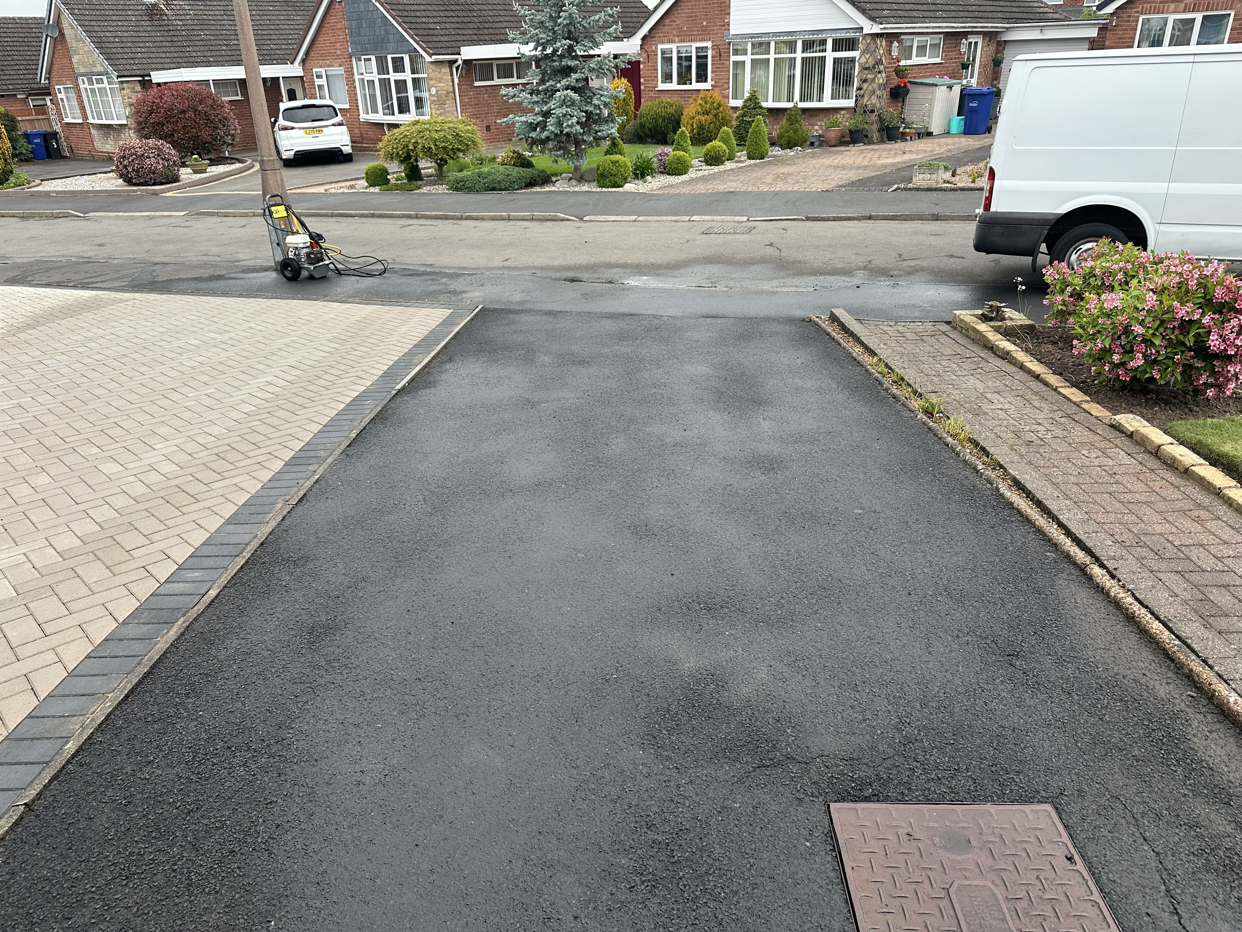Driveway cleaning by CG Jetwashing