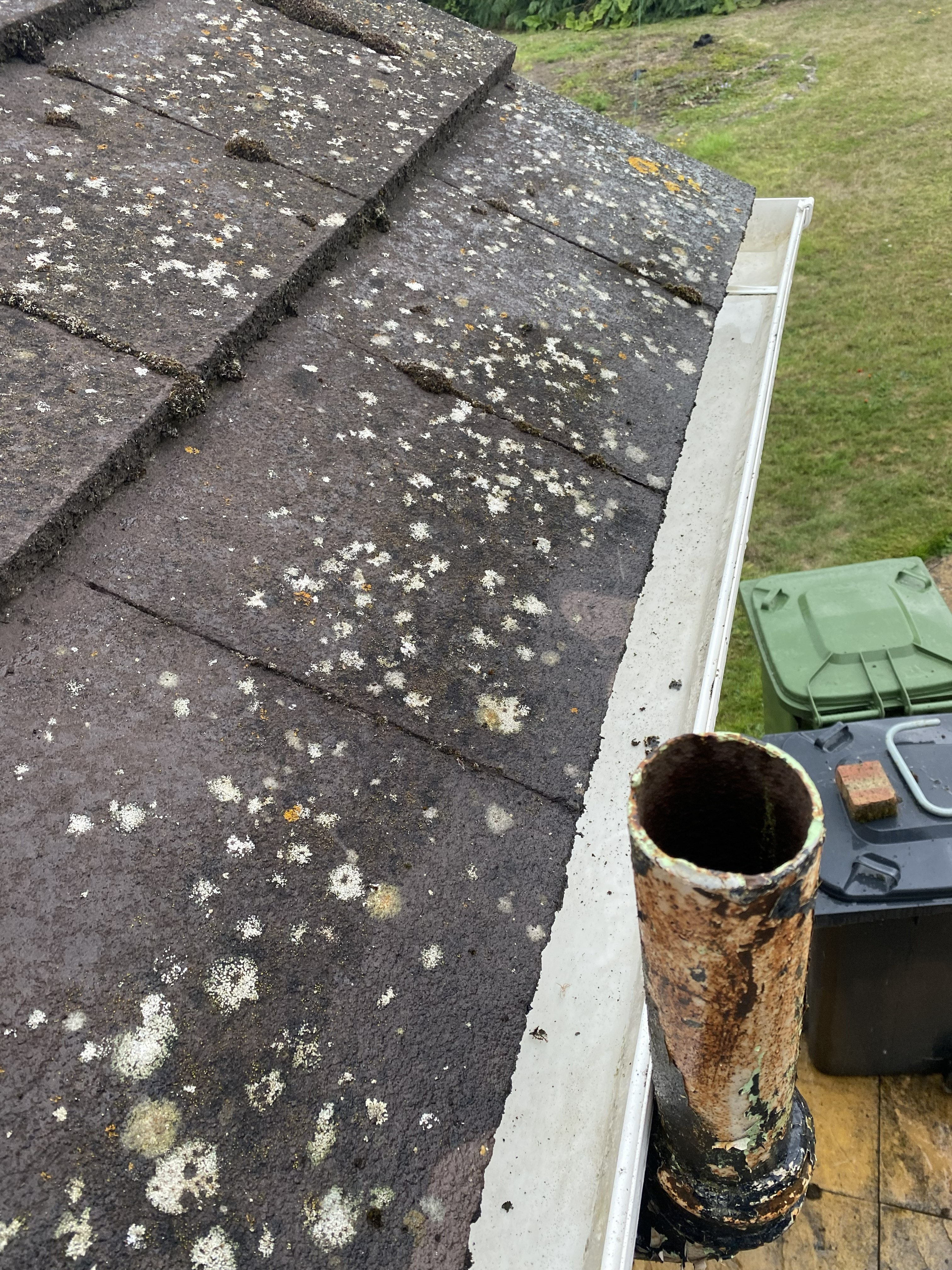 Gutter cleaning by CG Jetwashing
